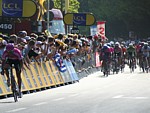 Matthias Kessler chased by the peloton in the last 500 m