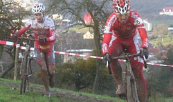 Kasek und Van den Bosch in der Verfolgung