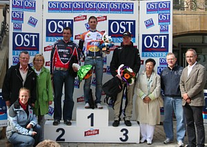 Das Siegerpodest der La 19�me Charly Gaul: Degano, Centrone, Triebel