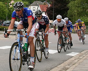6 hommes en t�te