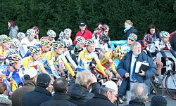 many riders at the start