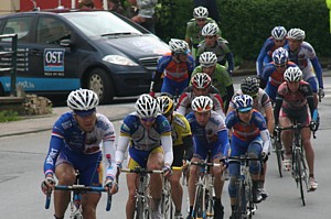 15 chasers led by Gressnich